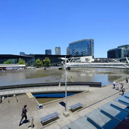 Luxurious Apartment in the heart of Docklands