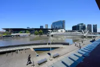 Luxurious Apartment in the heart of Docklands