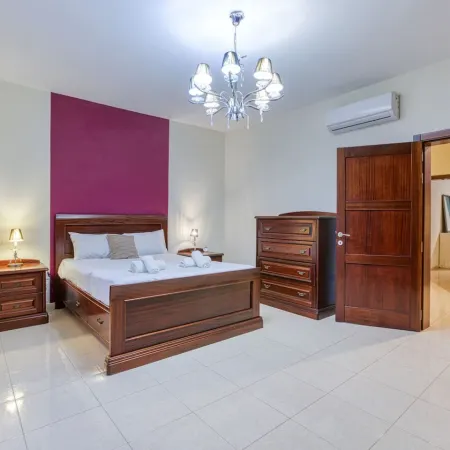 St James the Traditional 4-Bed Townhouse in Sliema