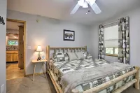 Game Room & Fire Pit: Picturesque Cabin in Murphy - Country Houses
