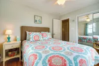 Surf City Vacation Rental - Walk to Beach - balcony