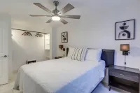 Largo Family Oasis Private Pool and Hot Tub! - parking