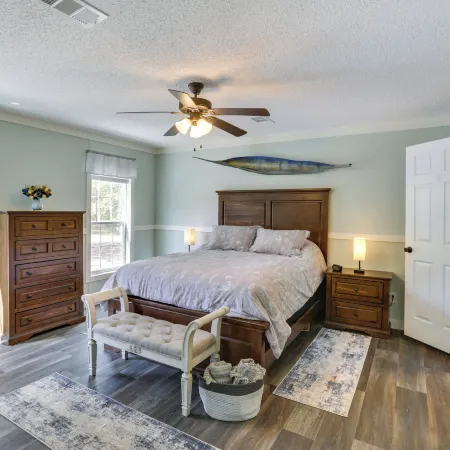 Charming Perry Home ~ 2 Mi to the Gulf!