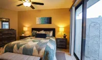 Stylish Condo with Golf Course Views - 2-Star