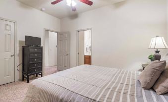 Silver Dollar Hideaway in Stonebridge Community