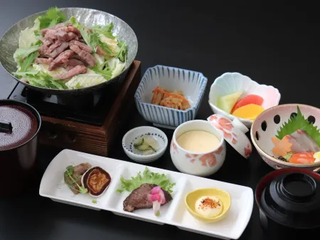 Tsuyama Kakuzan Hotel Отели рядом с достопримечательностью «Kumenosato Road Station»