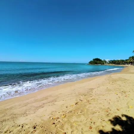 Sky House. Charming 4-bedroom home, fast WiFi, A/C in enchanting Rincón