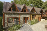 La Maison Dans les Bois Hotels in Saint-Sylvain-d'Anjou