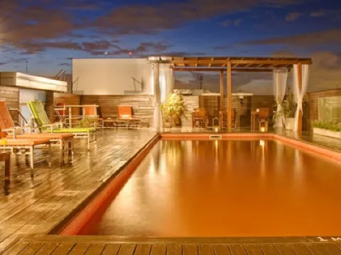 Broadway Hotel & Suites Hoteles cerca de Av. 9 de Julio