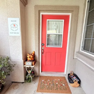 Entire Casita and Cal king bed, sofa bed and kitchen just minutes from Temecula.