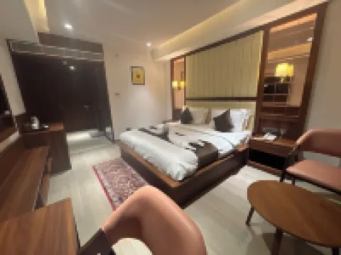 โรงแรม อามีรา