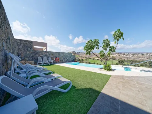 Belvilla by OYO Piedra Amarilla 8 pax