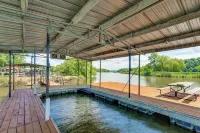 Ozarks Waterfront Home w/ Dock & Marina Access - 3-Sterne