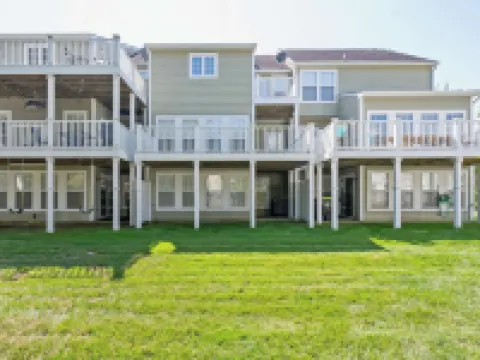 クリークサイド ゲッタウェイ ステイ フォー 8 ミルビルのホテル