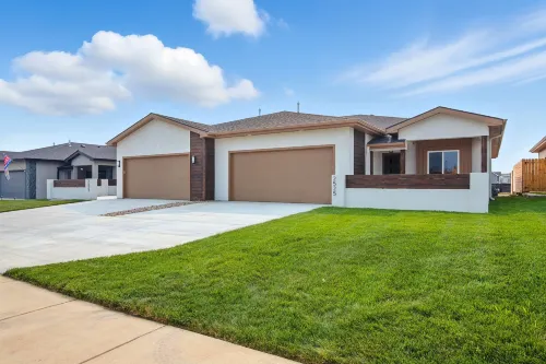 Brand New Cool Comfy Lawrence Retreat 3 Bedroom Duplex