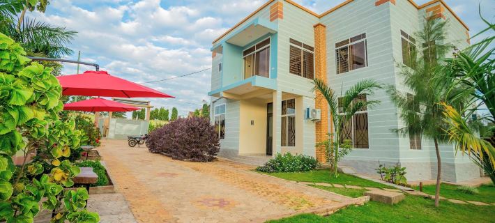 Volunteer Hostel Hotels in Moshi
