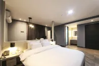 Wanju Hotel Aria