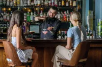 The Ellison - bar