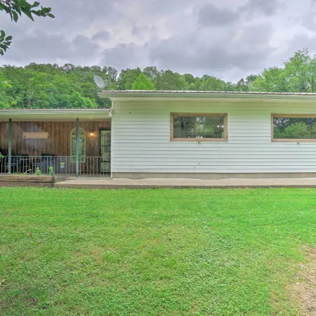 Quaint Zanesville Home w/ Game Room & Yard!