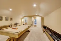4 Mi to Ski Mt Rose Sleek Reno-Lake Tahoe Home - spa