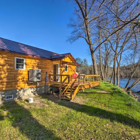 Smoky Mountain Cabin w/ Hot Tub & River Views!