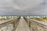 Spacious Miramar Beach Cottage w/ Beach Access! - Beach