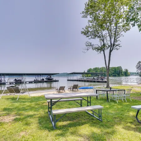 Chic Spring City Townhome on Watts Bar Lake!