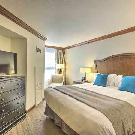 6 Mi to Lake Tahoe Everline Resort Retreat!