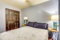 Near Universities: Family Condo in Mcrae! - Apartments
