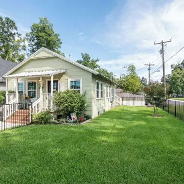 Tomball Craftman Cottage