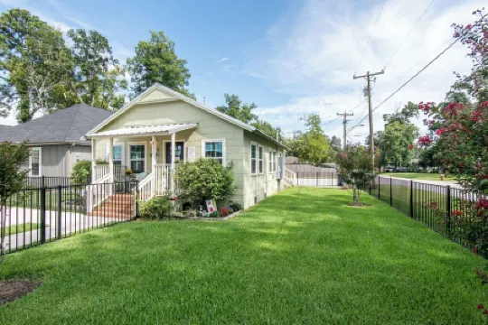 Tomball Craftman Cottage