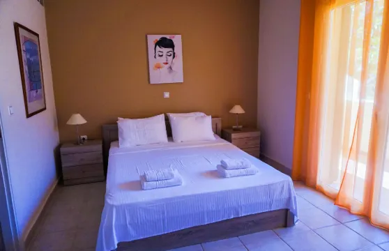 凱法利尼亞米爾託斯公寓