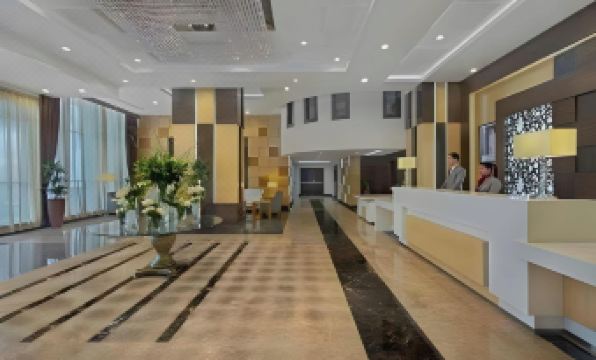 Ezdan Hotel, Residences