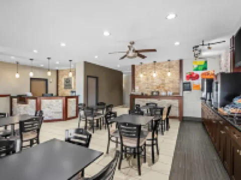 Quality Inn & Suites des Moines Airport Hotels in Des Moines