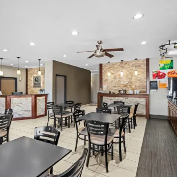 Quality Inn & Suites des Moines Airport