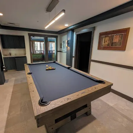 Remodeled 2Br/3BA River Run Luxe • Vaulted Ceilings • Washer/Dryer • Sleeps 8