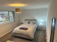 Willow House Sleeps 4 Family Travel Seaside Stay - Apartments