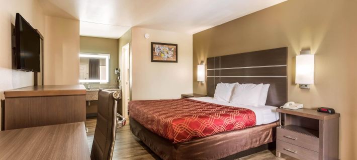 Econo Lodge Inn & Suites Hotels in Murfreesboro