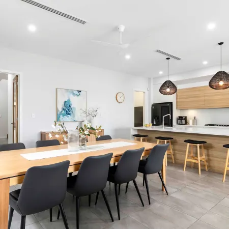 Northshore Luxe Pool House Glenelg North