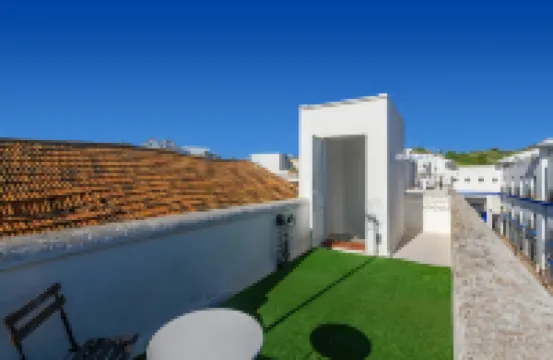 ริเวอร์ไซด์ อายามอนเต อพาร์ตเมนต์ ฟอร์ 2