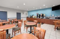 Days Inn & Suites by Wyndham Seaford - parking