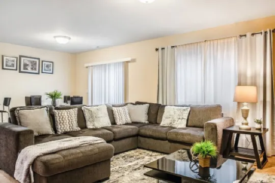 Serenity in Prime Everett Craftsman Near Boeing!