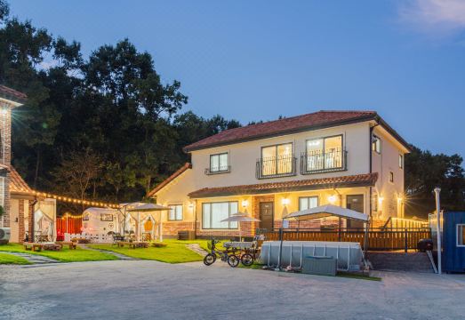 온쉼표펜션 수영장