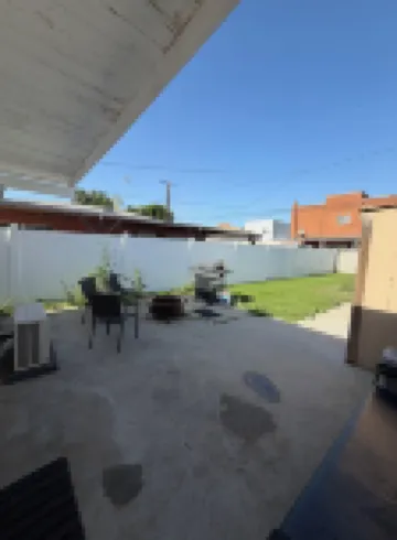 Cheerful 2 br/1 full bath home near SoFi/Beaches