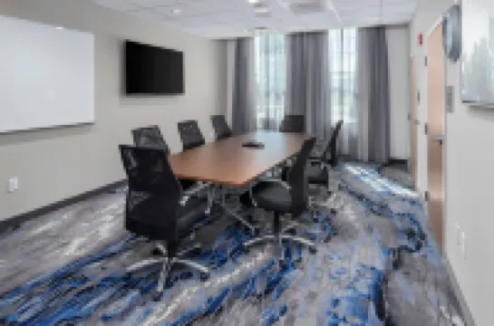 แฟร์ฟิลด์ อินน์แอนด์สวีทส์ บายแมริออท มอร์แกนตัน ฮิสทอริค ดาวน์ทาวน์ โรงแรมในมอร์แกนตัน