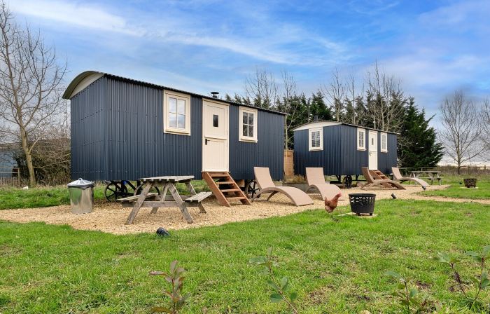 Glamping in Northamptonshire Near Cotswolds