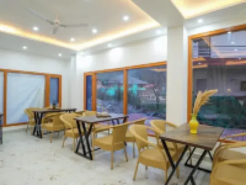 OnlyStay River Pine Kasol Hotels in Sosan