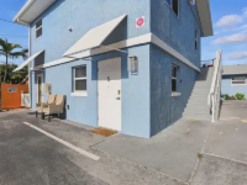 โคโค่ แซนด์ส บีชไซด์ คอทเทจเจส โรงแรมในโคโค่บีช