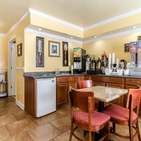 Rodeway Inn & Suites Jacksonville Near Camp Lejeune