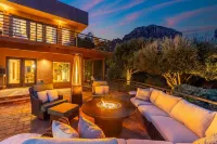 NEW Luxe Chapel Garden Retreat Chapel Views - 4-Star